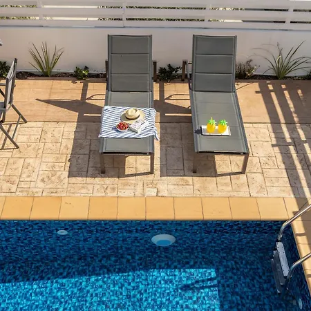 Cemelia Protaras