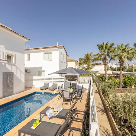 Cemelia Villa